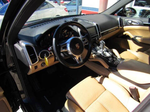 2014 Porsche Cayenne Platinum