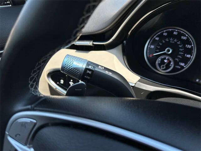 2024 Genesis GV70 2.5T Standard