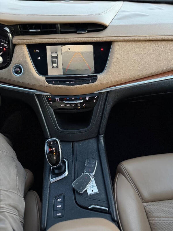 2017 Cadillac XT5 Platinum