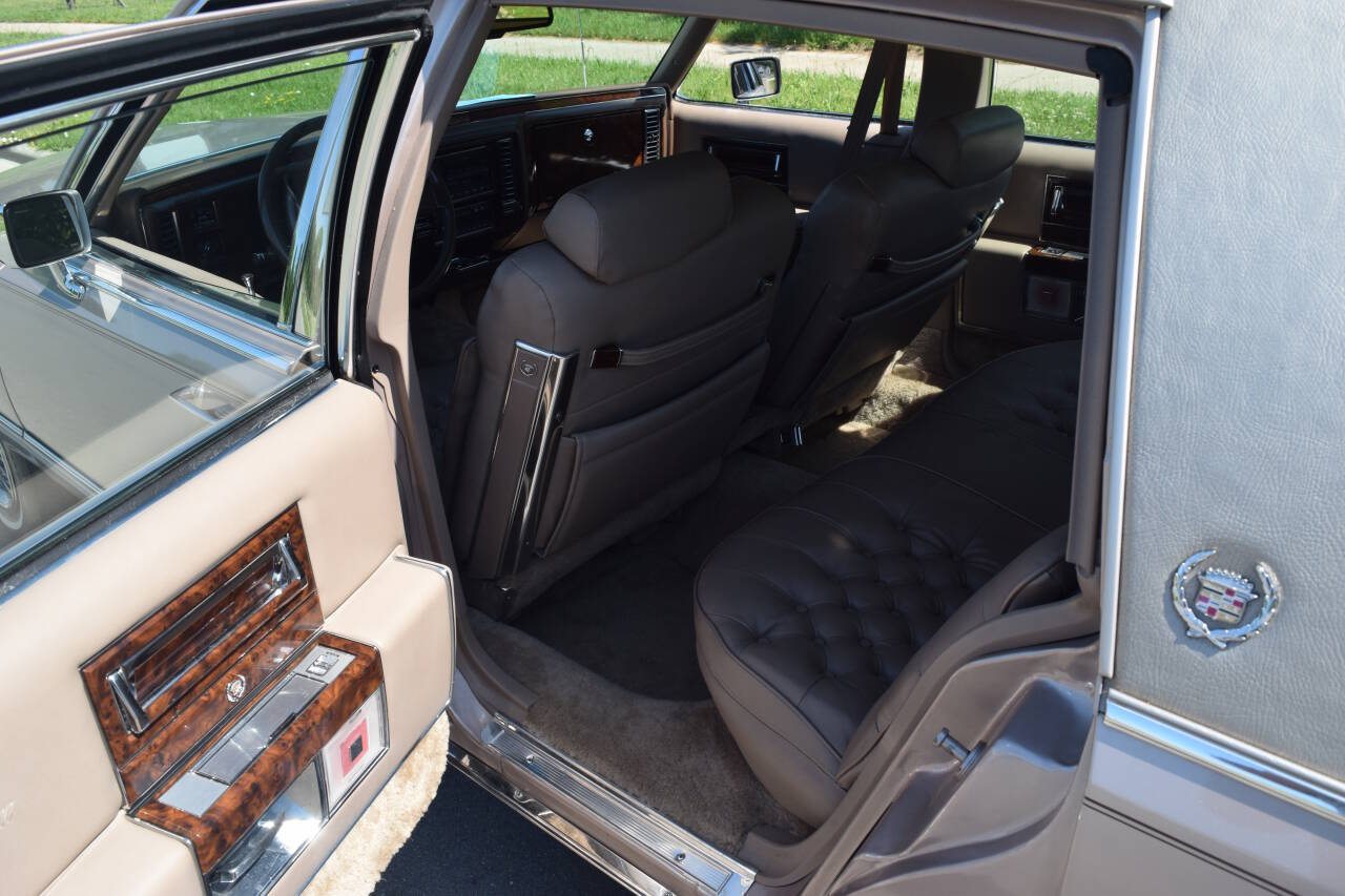 1991 Cadillac Brougham 116