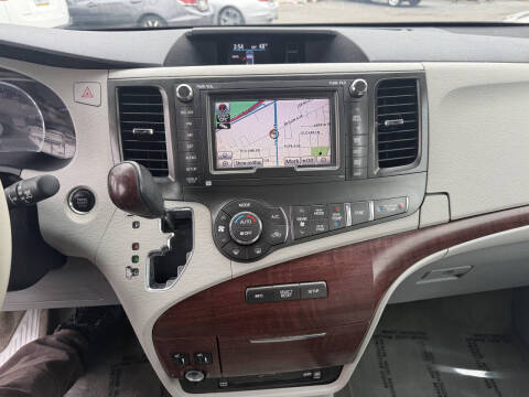2014 Toyota Sienna Limited 7-Passenger