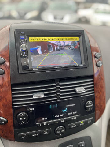 2004 Toyota Sienna XLE Limited 7 Passenger