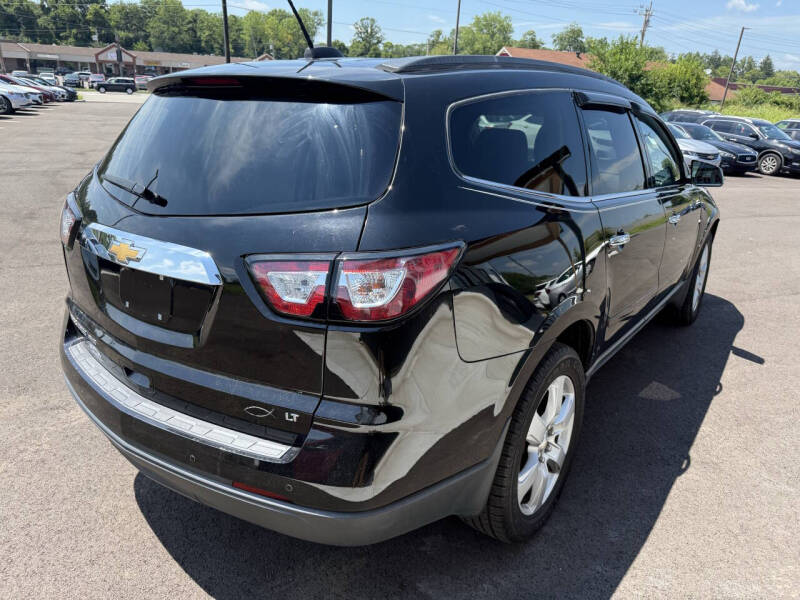 2017 Chevrolet Traverse LT