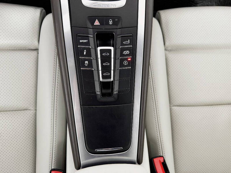 2015 Porsche 911 Carrera 4