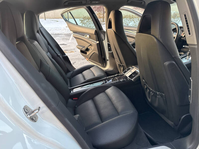 2015 Porsche Panamera 4S
