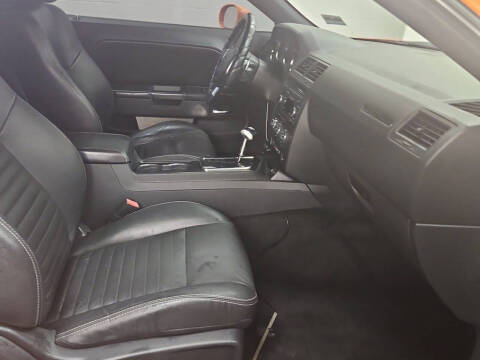 2012 Dodge Challenger SXT Plus