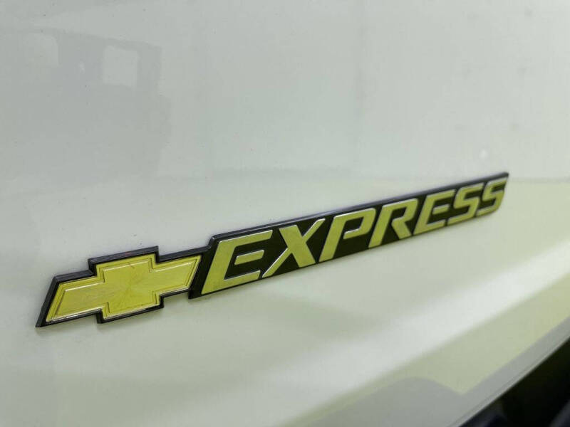 2022 Chevrolet Express 2500