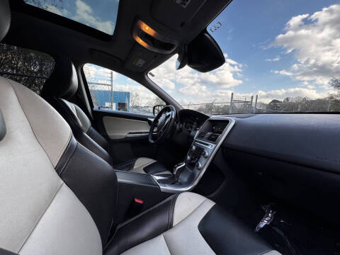 2017 Volvo XC60 T6 Dynamic