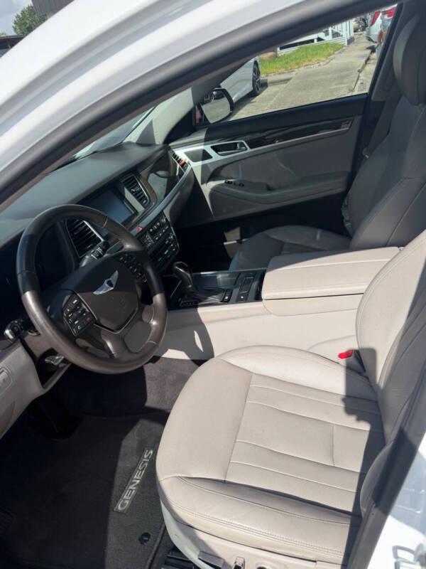2016 Hyundai Genesis