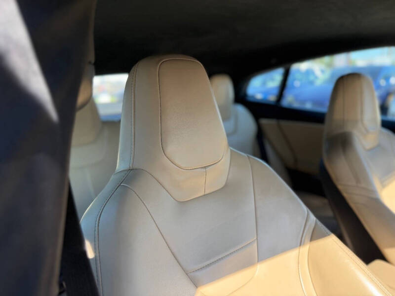 2016 Tesla Model S 70