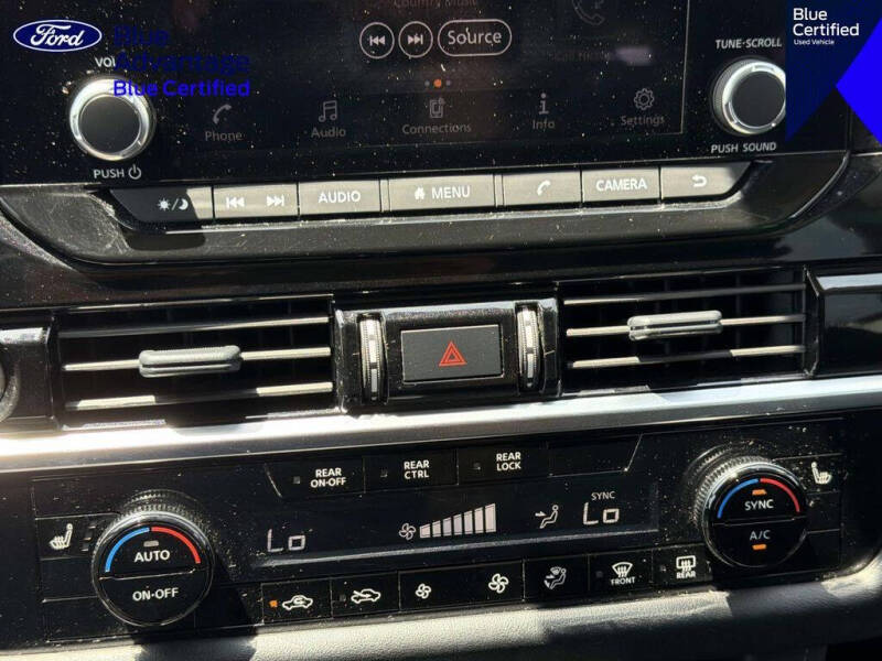 2024 Nissan Pathfinder SV