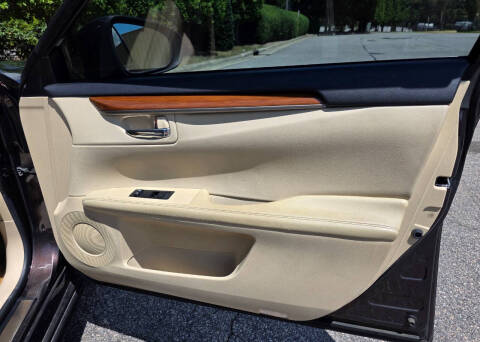 2013 Lexus ES 300h