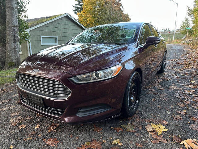 2013 Ford Fusion SE's photo