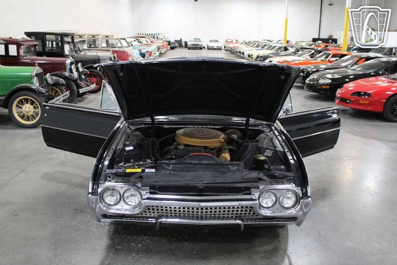 1962 Ford Thunderbird