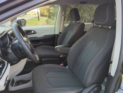 2021 Chrysler Voyager L