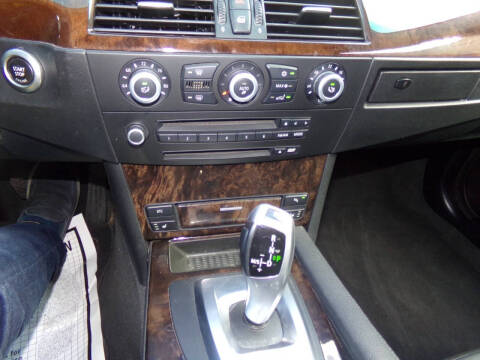 2009 BMW 5 Series 528i
