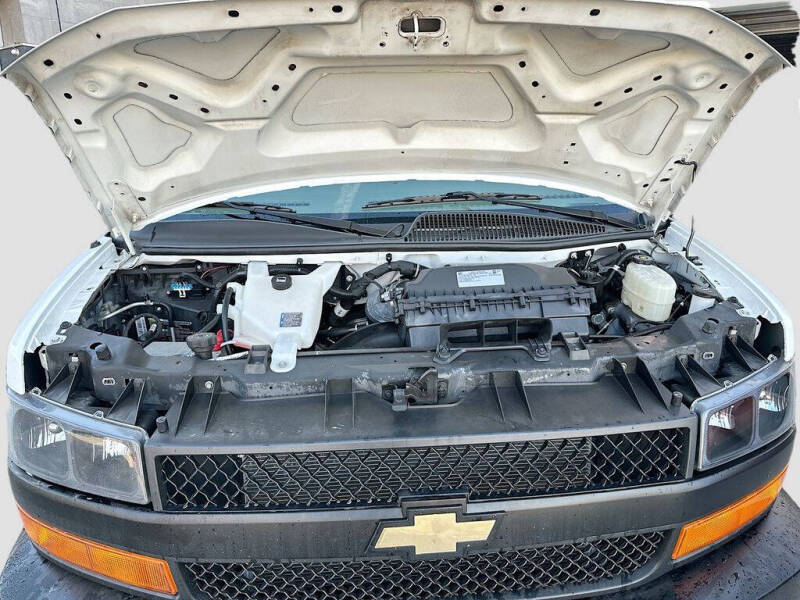 2023 Chevrolet Express 2500