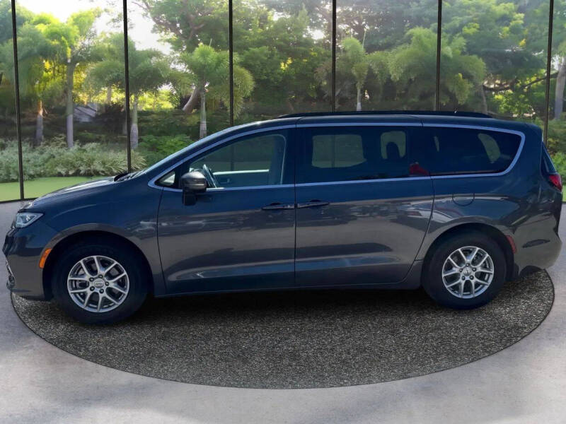 2022 Chrysler Pacifica Touring L