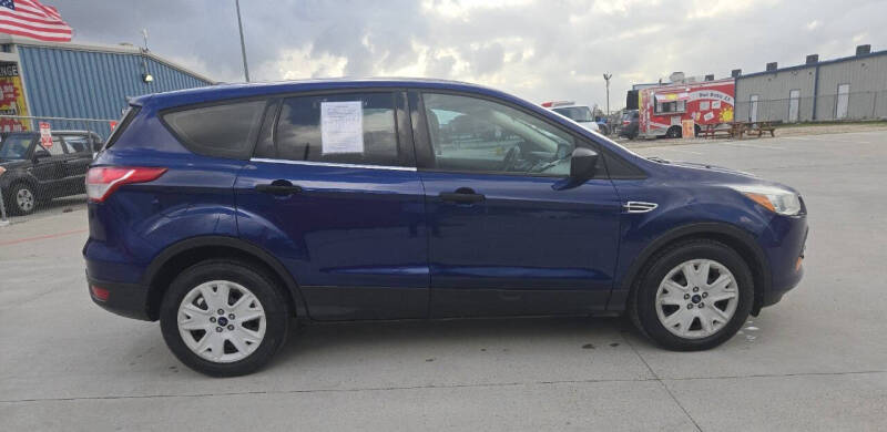 2016 Ford Escape S photo 9