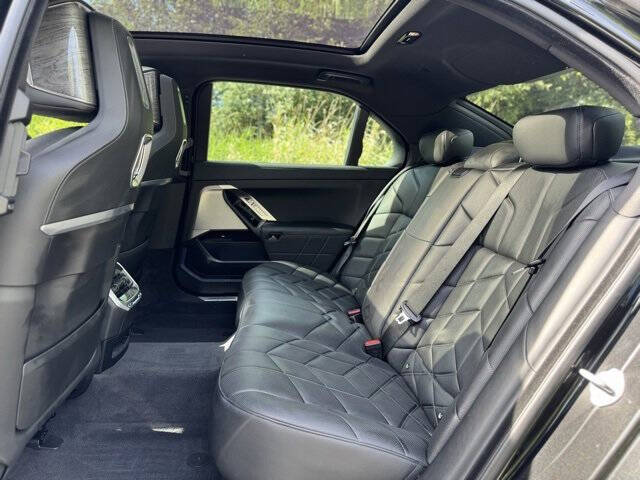 2024 BMW 7 Series 750e xDrive