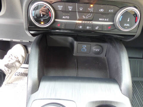 2022 Ford Escape SE