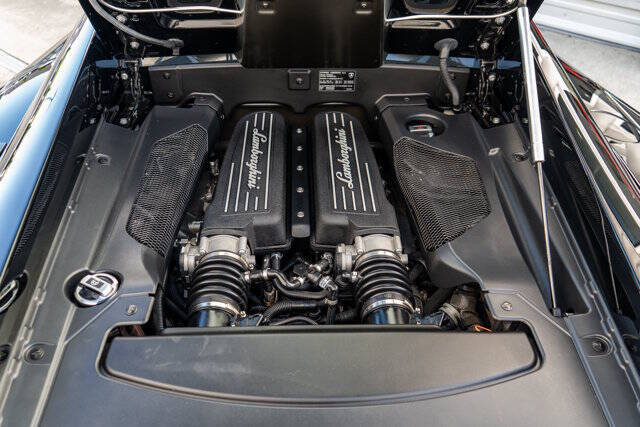 2012 Lamborghini Gallardo 38