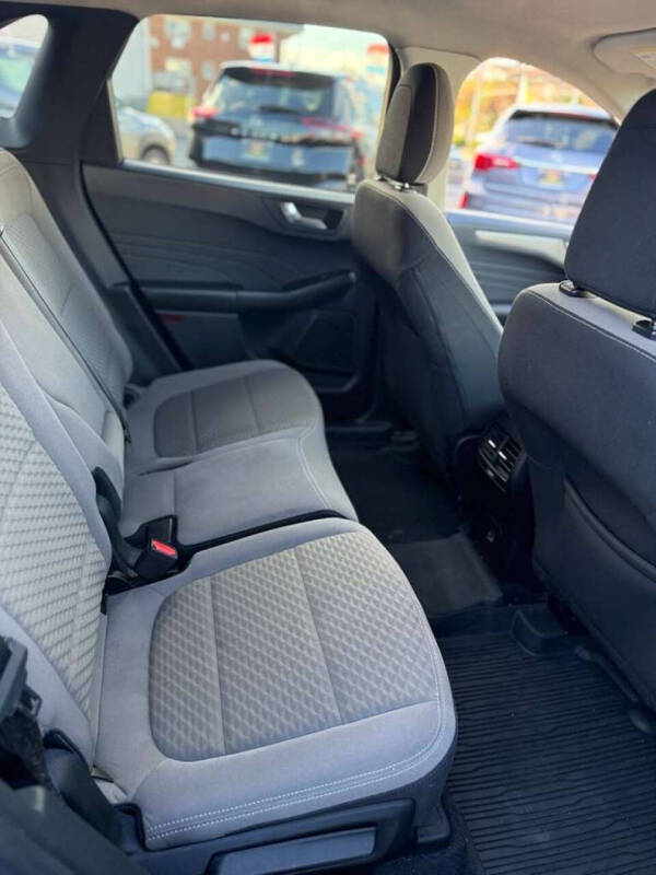 2021 Ford Escape Hybrid SE