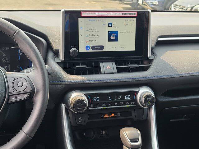 2023 Toyota RAV4 Hybrid SE