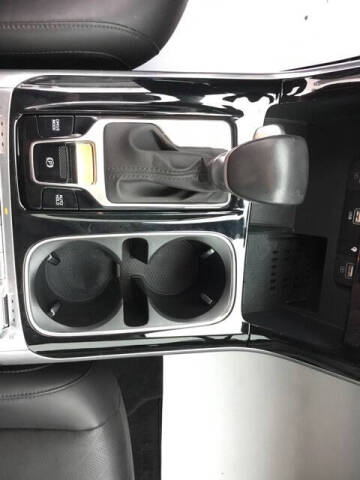 2024 Kia Carnival SX