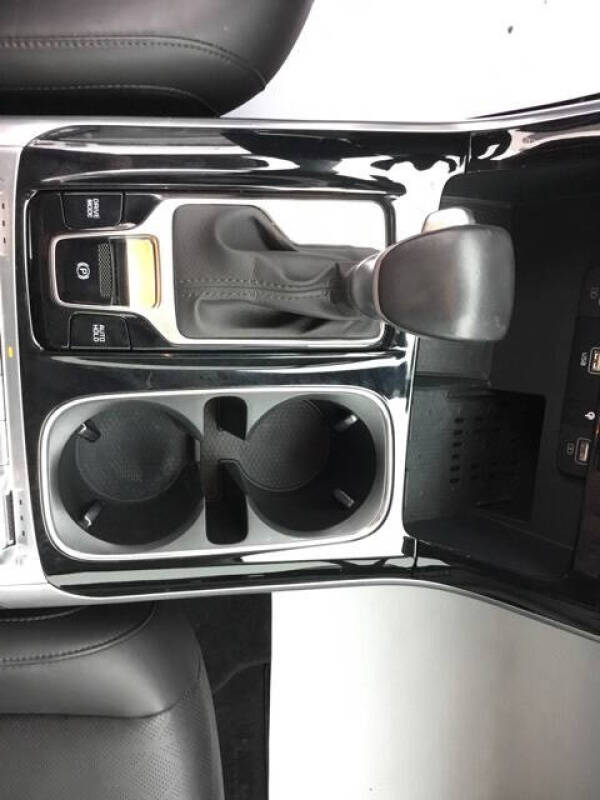 2024 Kia Carnival SX