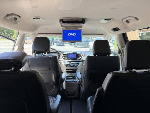 2017 Chrysler Pacifica Touring Plus