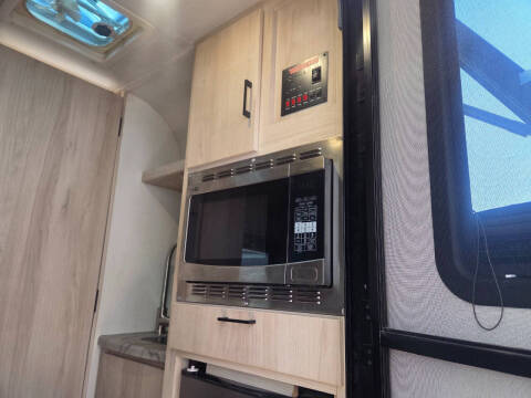 2023 Winnebago 100 SERIES HIKE