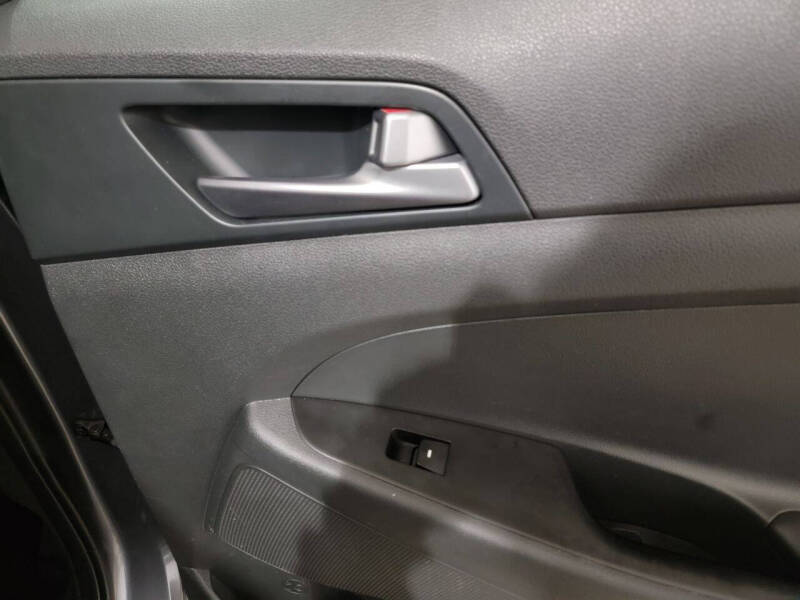 2016 Hyundai Tucson SE