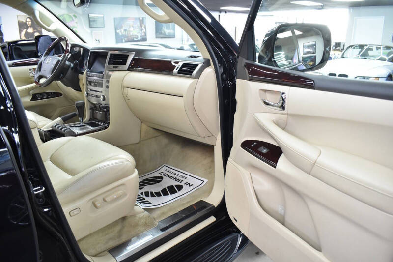 2015 Lexus LX 570