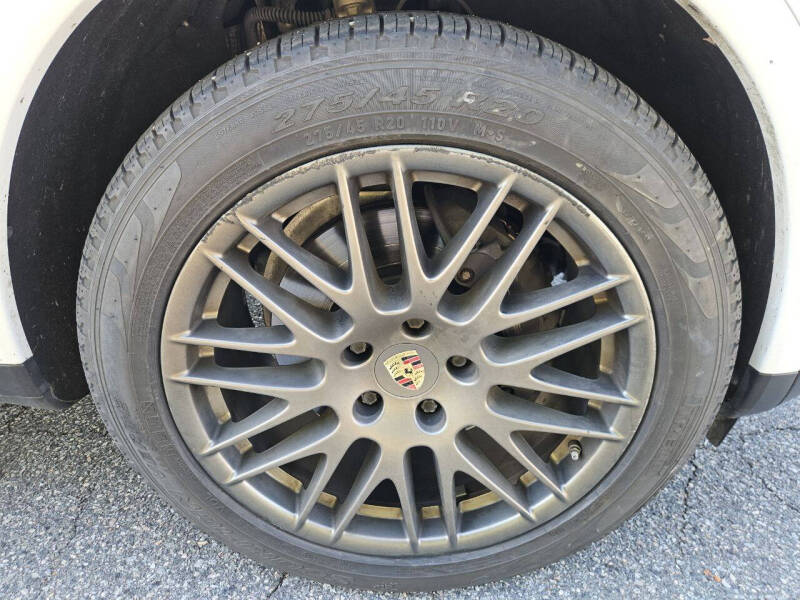 2017 Porsche Cayenne Platinum Edition