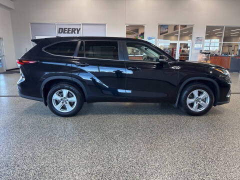 2024 Toyota Highlander LE