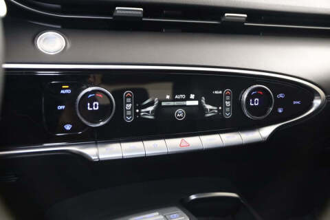 2022 Genesis GV70 2.5T Standard