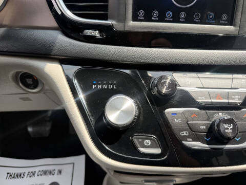 2020 Chrysler Voyager LXi