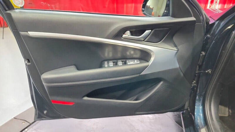 2023 Genesis G70