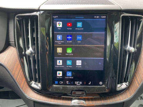 2023 Volvo XC60 B5 Ultimate Dark Theme