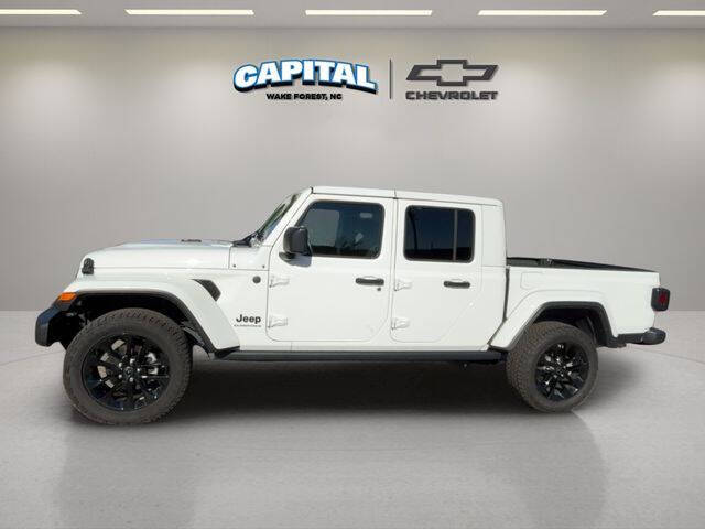 2025 Jeep Gladiator NightHawk