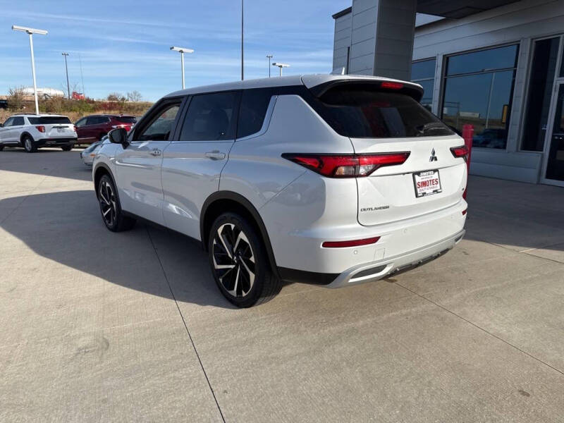 2024 Mitsubishi Outlander SE