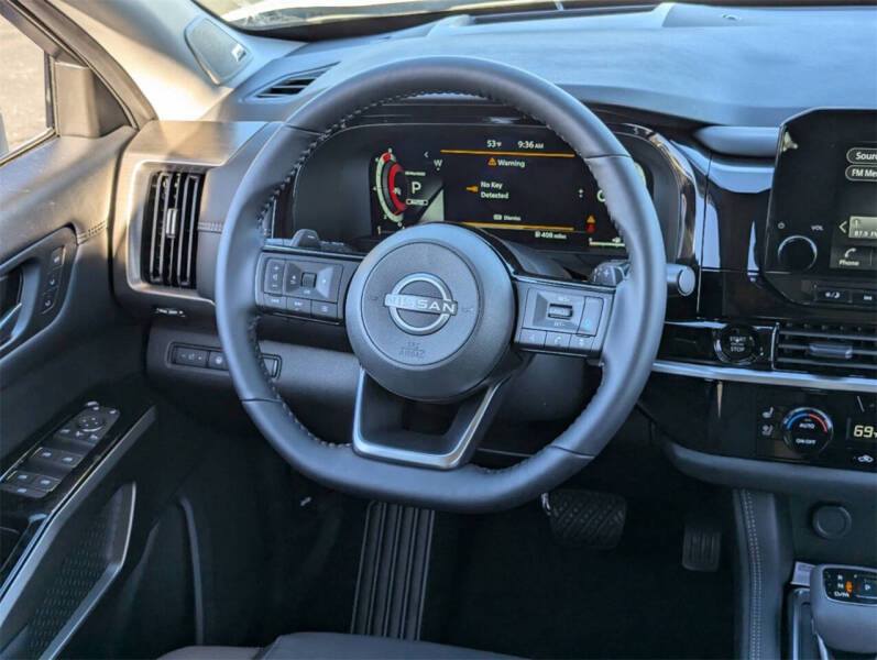 2025 Nissan Pathfinder Platinum