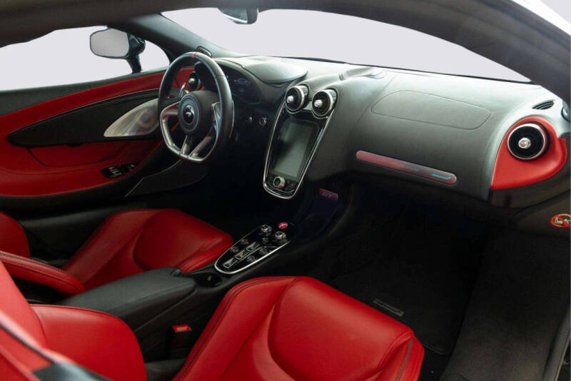 2023 McLaren GT