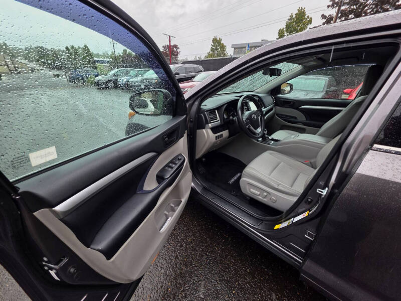 2016 Toyota Highlander LE Plus