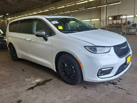 2023 Chrysler Pacifica Plug-In Hybrid Limited