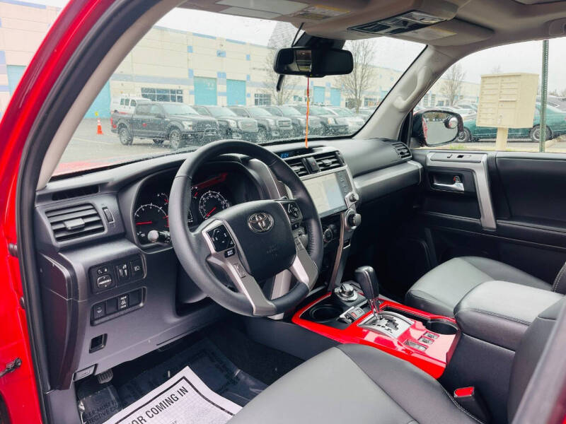 2020 Toyota 4Runner SR5 Premium photo 16