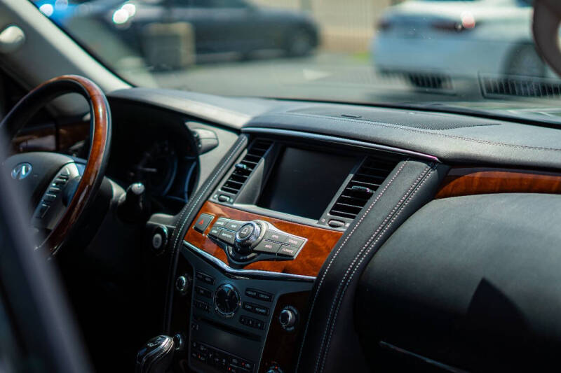 2019 Infiniti QX80 Luxe