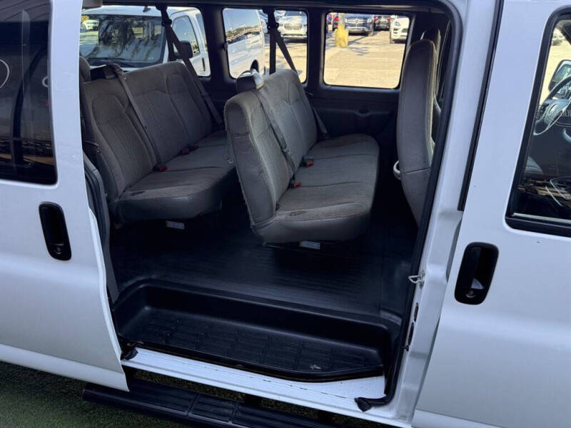 2023 Chevrolet Express LS 3500
