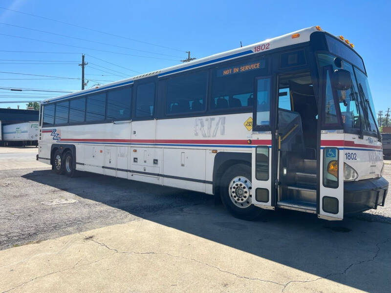 2010 Motor Coach Industries D4500 for sale in Cleveland, OH
